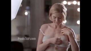 Angelina Jolie and Elizabeth Mitchell – Gia (fence scene)