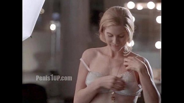 Angelina Jolie and Elizabeth Mitchell – Gia (fence scene)