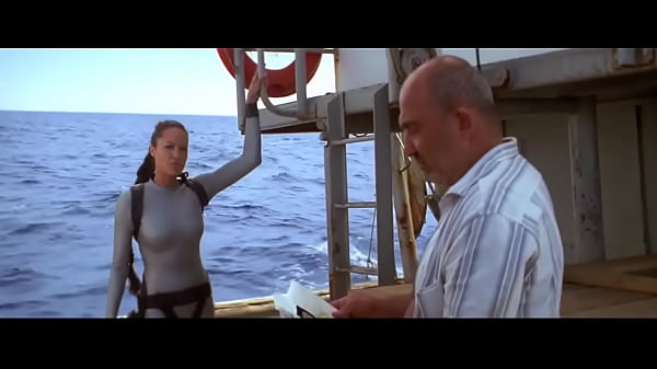 Angelina Jolie in Lara Croft Tomb Raider – The Cradle of Life