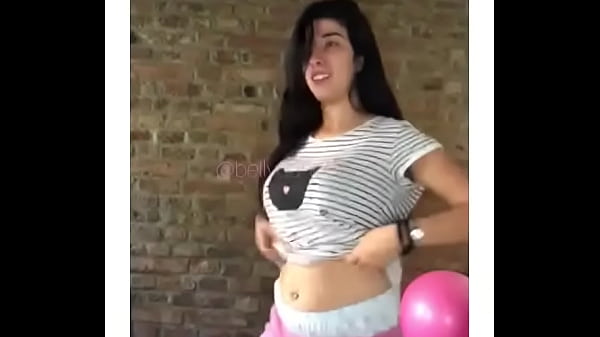 الراقصة نورا  رقص مصري منزلي ساخن نار