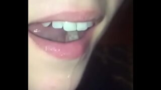 سكس اخوات ديوث يجلب صحبه لنيك كس اختو Gozada boca