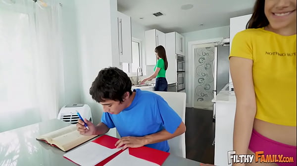 سكس كس وطيز وبزاز بروكلين تشيس، أرييلا فيريرا، ليلي فورد، رايلي ستار