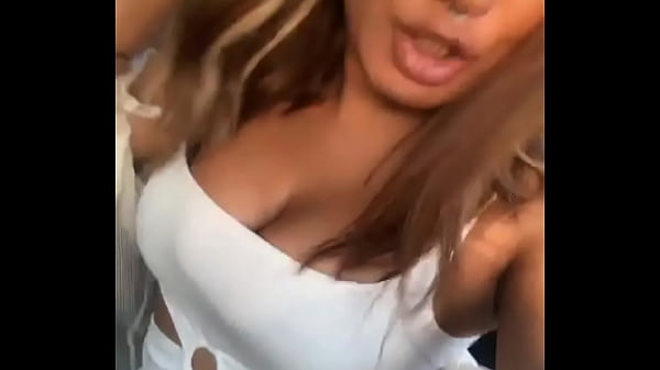 Hot Egyptian girl cam