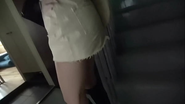 part1 ｢充電させてくれませんか？｣と優しい美女にお願いして、スマホを充電させてもらいつつエッチな充電もしちゃうスケベ企画。今回充電器を貸してくれた女神は、ゆきちゃん！これから内見を予定していたようなので、一緒に見に行くことに！