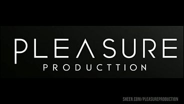 TRANSANDO COM COLEGA DE TRABALHO NO EXPEDIENTE.